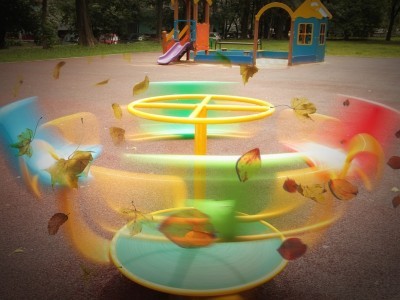 Детская карусель: играем с пользой